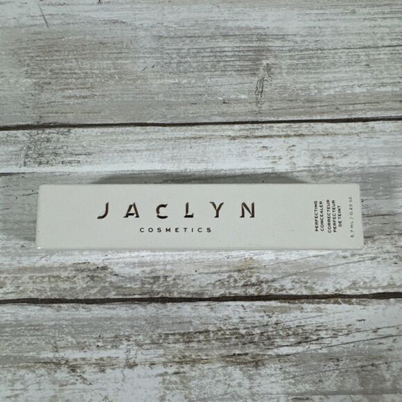 JACLYN COSMETICS Faux Filler Perfecting Concealer - "Medium Tan‎ Golden" - NIB - Picture 1 of 4